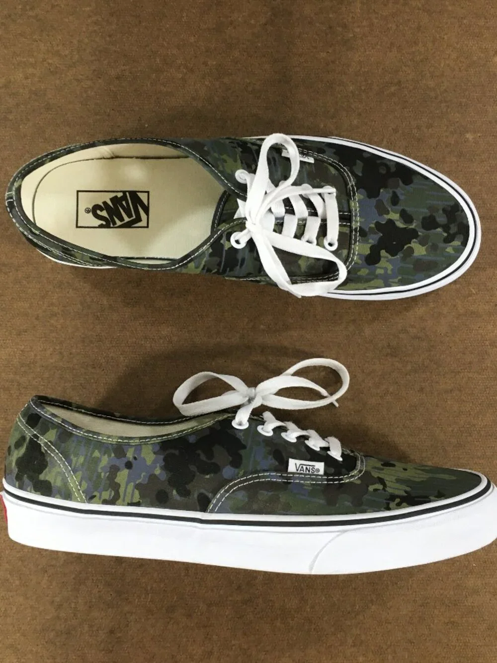 Vans Camo Lace Up Sneakers Mens Size 11 Low Top